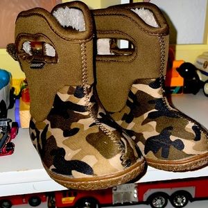 Comfy Rain shoes for toddlers!